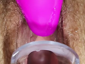 Drumming pinnacle inwards vulva closeup