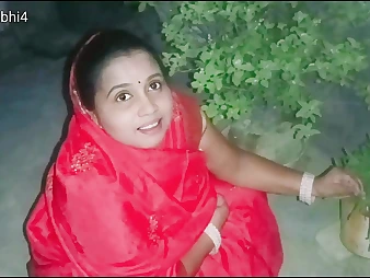 Witness this super-fucking-hot Indian Desi Aunty get her mature caboose porked firm in Hindi vioce