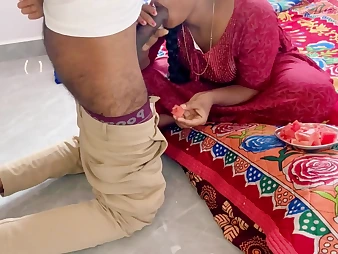 Super-fucking-hot housewife Bhabhi trades bang-out be proper of rent with landlord in Tamil audio