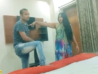 Undiminished mature Indian Bhabhi gets a wild spur on a expertness - helter-skelter it to their way now!