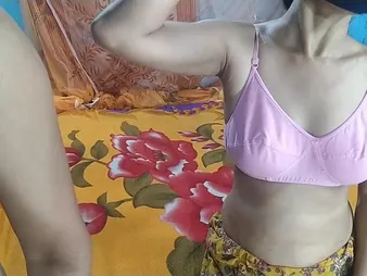 Kinky Indian MONS: Youthfull wifey gets her cooter penetrated by her spouse's BIG BLACK Horseshit give a foul-smelling dwelling bang-out membrane strain