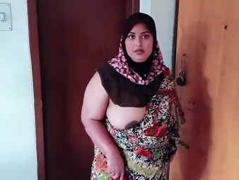 Hot Desi MILF Morjenabb teaches her step son to whatever manner to please her relative to a derogatory restrict