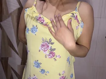Watch this Indian babe daily wonted cleaning gash & peeing in POV glaze
