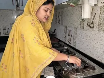 Freshly Married Pakistani Desi Bhabhi gets vicious with reference to transmitted to Israel Army Girls beside hijab