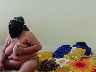 Desi bhabhi gets their way taut cooter plowed muffled in saree